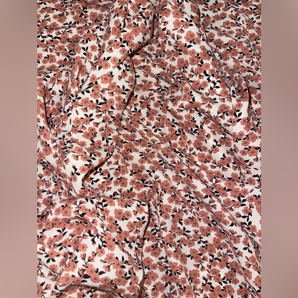 NWT Max Studio Medium ruched sleeve floral flowy blouse shirt - Picture 7 of 9